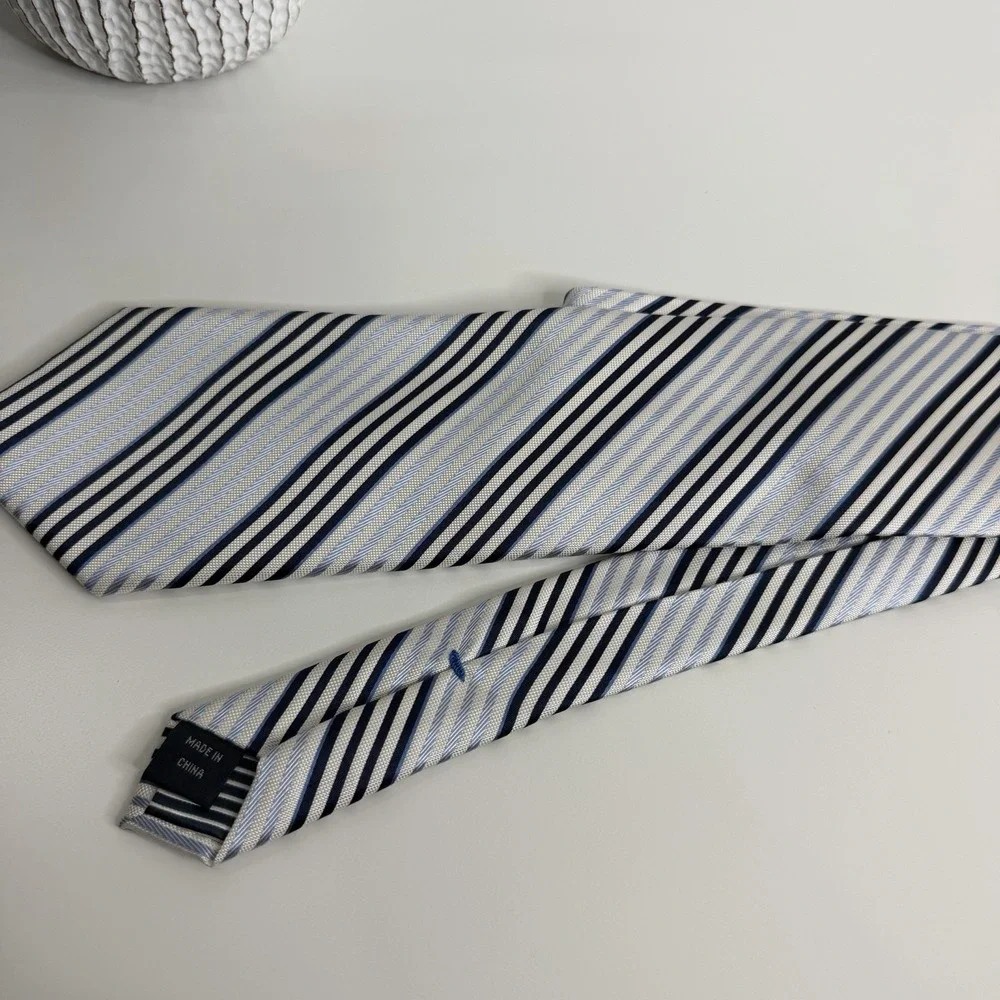 NWOT Nautica Men's Silk Tie Blue White Stripe 3 3/8‎ X 59 1/2